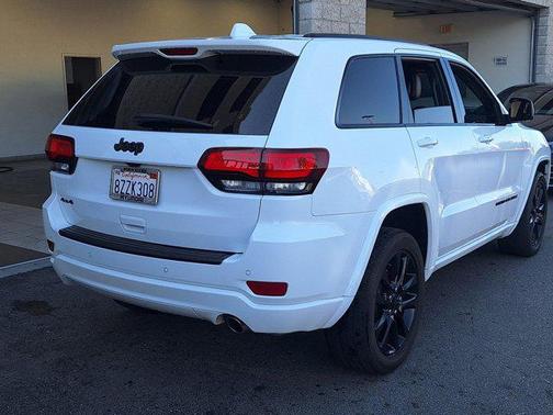 2021 Jeep Grand Cherokee Laredo