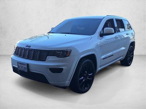 Bright White Clearcoat 2021 Jeep Grand Cherokee Laredo