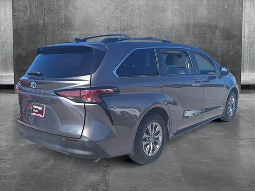 2021 Toyota Sienna LE