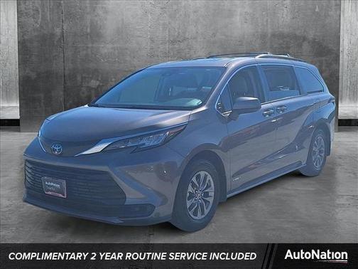 2021 Toyota Sienna LE