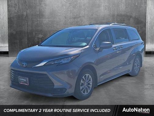 2021 Toyota Sienna LE