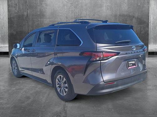 2021 Toyota Sienna LE