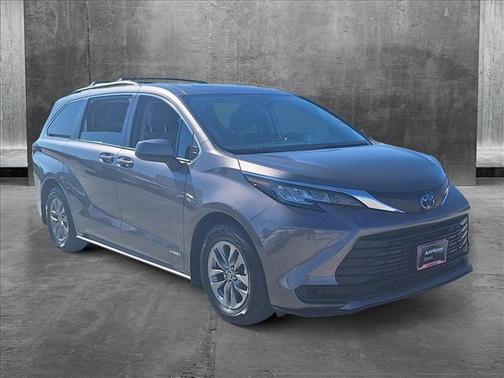 2021 Toyota Sienna LE