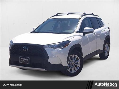 2024 Toyota Corolla Cross LE