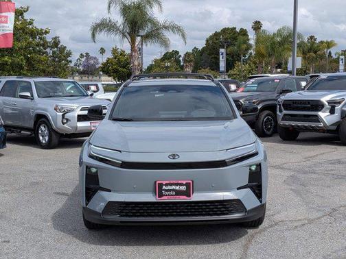 Cement 2026 Toyota C-HR SE