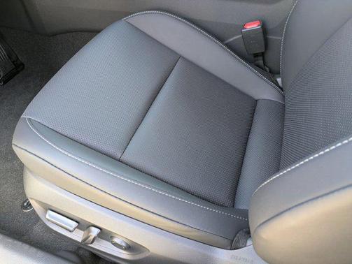 2025 Toyota Prius XLE