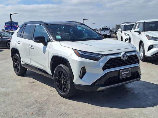 2022 Toyota RAV4 Hybrid SE