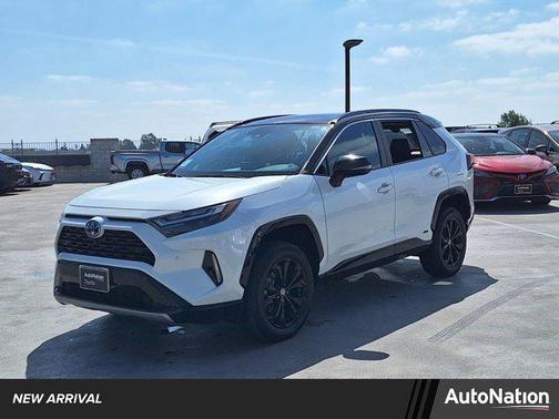 2022 Toyota RAV4 Hybrid SE