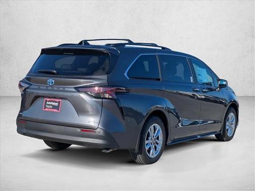 2025 Toyota Sienna XLE 7 Passenger