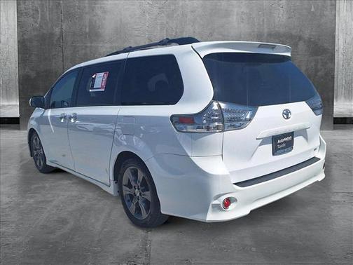 2016 Toyota Sienna SE