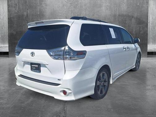 2016 Toyota Sienna SE