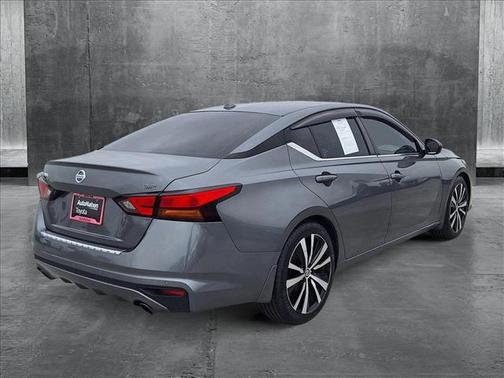 2021 Nissan Altima SR FWD