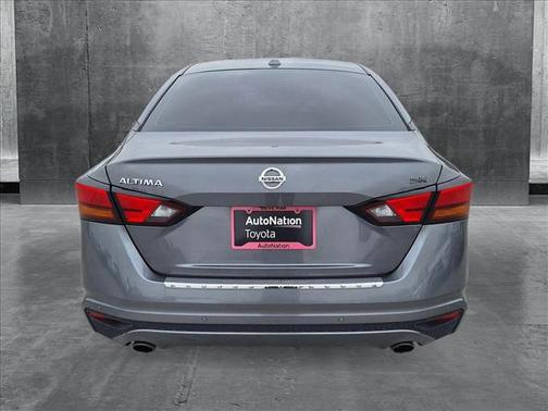2021 Nissan Altima SR FWD