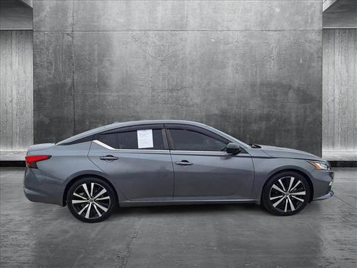 2021 Nissan Altima SR FWD