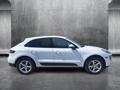2017 Porsche Macan AWD