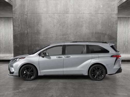 2025 Toyota Sienna XSE 7 Passenger