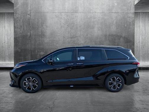 2025 Toyota Sienna Platinum 7 Passenger