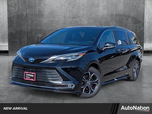 2025 Toyota Sienna Platinum 7 Passenger