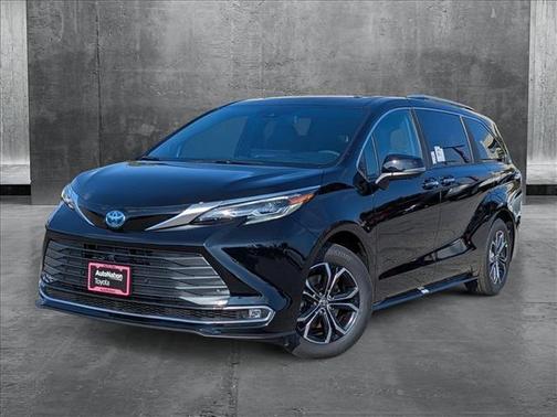 2025 Toyota Sienna Platinum 7 Passenger