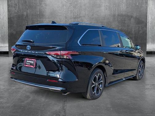 2025 Toyota Sienna Platinum 7 Passenger