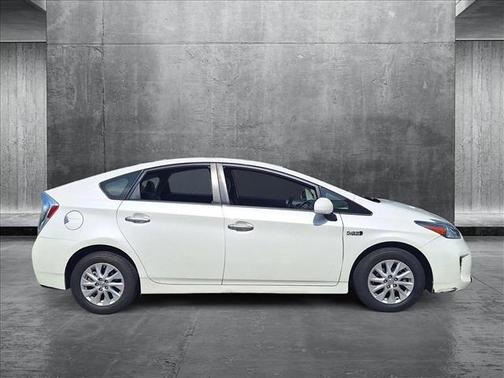 2015 Toyota Prius Plug-in Base