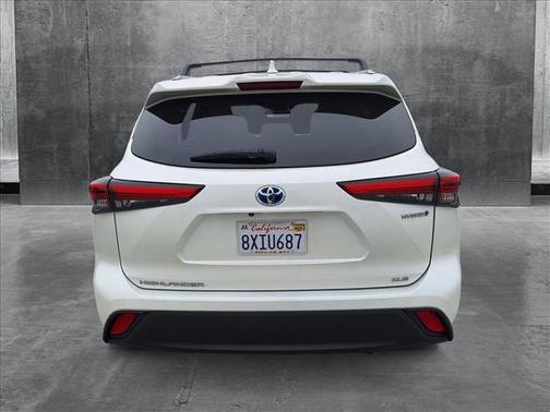 2021 Toyota Highlander Hybrid XLE