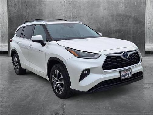 2021 Toyota Highlander Hybrid XLE