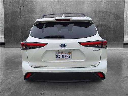 2021 Toyota Highlander Hybrid XLE