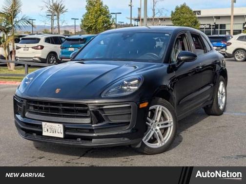 2022 Porsche Macan AWD