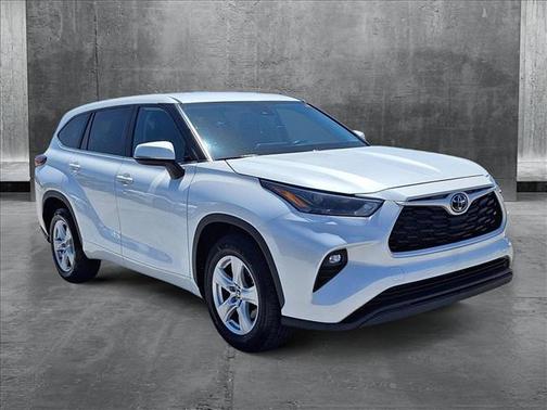 2023 Toyota Highlander LE