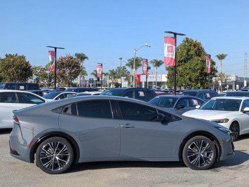 Guardian Gray 2024 Toyota Prius XLE