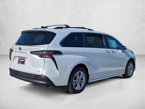 2025 Toyota Sienna XLE 7 Passenger