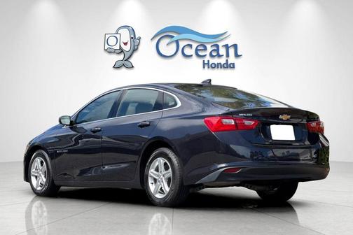 Dark Ash Metallic 2023 Chevrolet Malibu LT