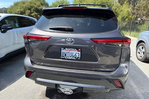 Magnetic Gray Metallic 2021 Toyota Highlander Limited