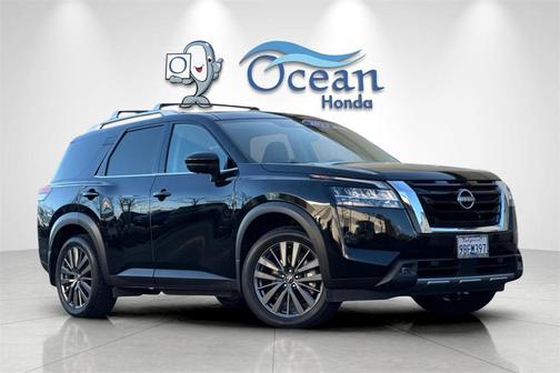2022 Nissan Pathfinder SL
