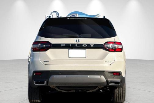 Platinum White Pearl 2026 Honda Pilot Elite
