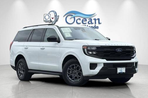 Oxford White 2025 Ford Expedition Active