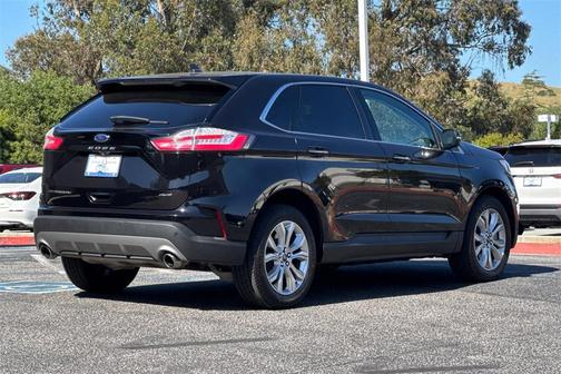 2022 Ford Edge Titanium