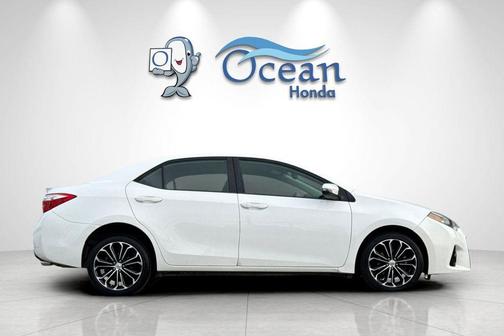 Super White 2016 Toyota Corolla S