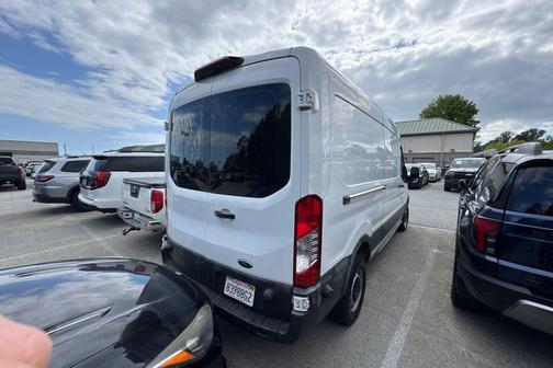 Oxford White 2018 Ford Transit-250 148 WB Medium Roof Cargo