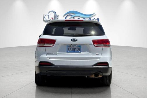 Snow White Pearl 2016 Kia Sorento LX