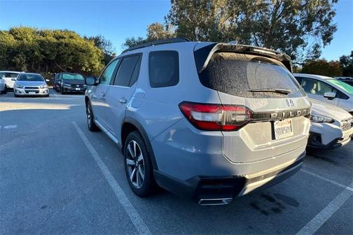 2025 Honda Pilot Touring
