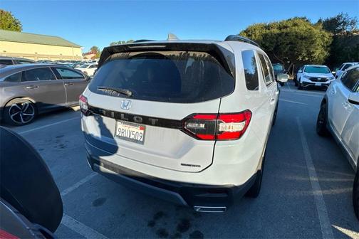 2025 Honda Pilot Touring