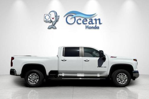 Summit White 2025 Chevrolet Silverado 2500 LT
