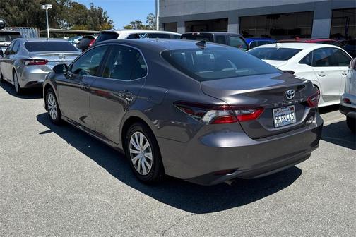 2022 Toyota Camry Hybrid LE