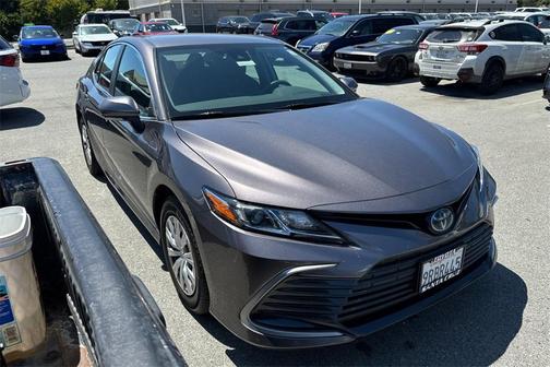 2022 Toyota Camry Hybrid LE