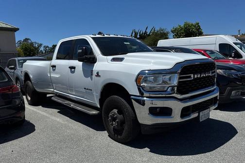 Bright White Clearcoat 2024 RAM 3500 Big Horn