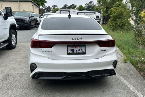 Snow White Pearl 2024 Kia Forte GT-Line