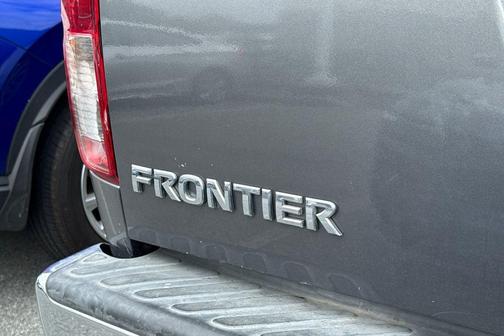 Gun Metallic 2019 Nissan Frontier SV-I4