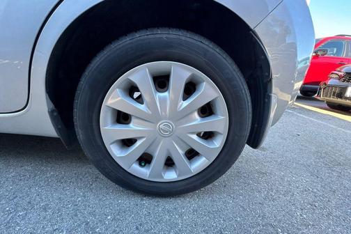 Brilliant Silver Metallic 2014 Nissan Versa Note SV